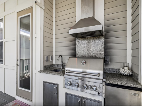 Stunning Rosemary Beach Vacation Residence Stroll to Beach!