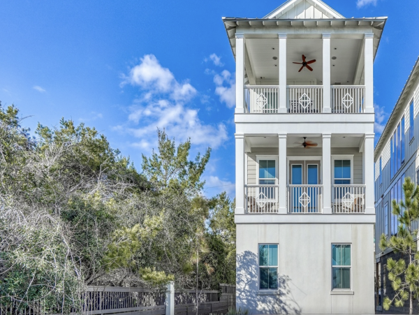 Stunning Rosemary Beach Vacation Residence Stroll to Beach!
