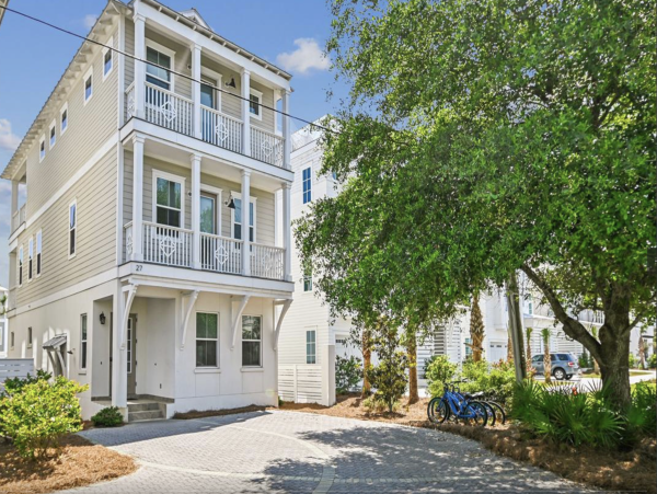 Stunning Rosemary Beach Vacation Residence Stroll to Beach!