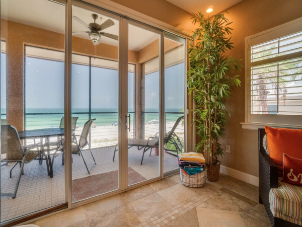 Bradenton Beach Three Bedroom Vacation Condo Sleeps Six