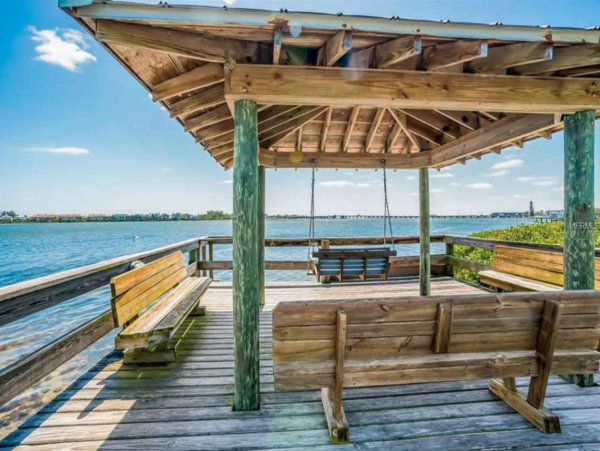 Bradenton Beach Three Bedroom Vacation Condo Sleeps Six