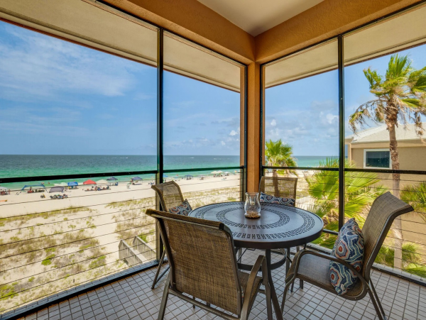 Bradenton Beach Three Bedroom Vacation Condo Sleeps Six