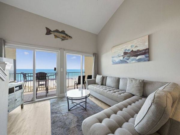 Beautiful Gulf Front Vacation Condo Sleeps Seven Guests