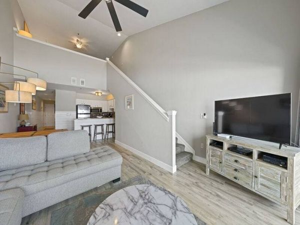 Beautiful Gulf Front Vacation Condo Sleeps Seven Guests