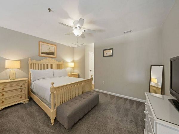 Beautiful Gulf Front Vacation Condo Sleeps Seven Guests