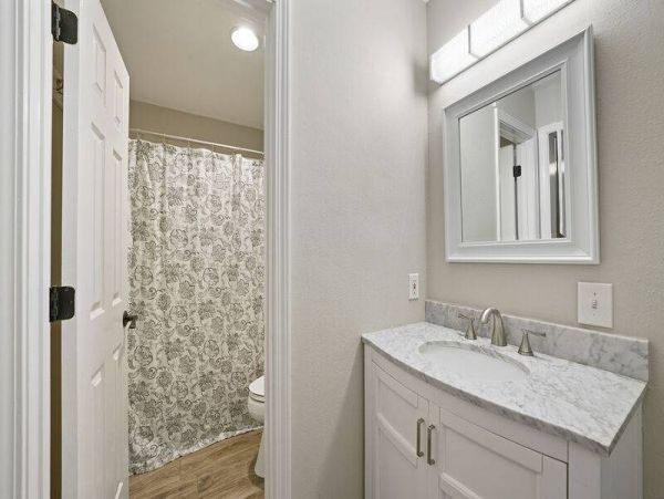Beautiful Gulf Front Vacation Condo Sleeps Seven Guests