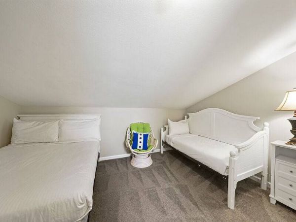 Beautiful Gulf Front Vacation Condo Sleeps Seven Guests