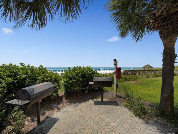 Beautiful Gulf Front Vacation Condo Sleeps Seven Guests