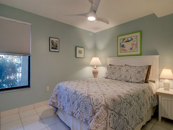 Three Bedrooms Walk to Beach Rental Condo in Sanibel