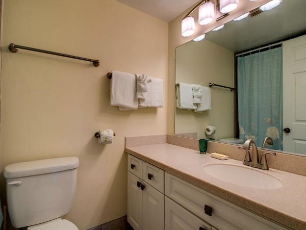Three Bedrooms Walk to Beach Rental Condo in Sanibel