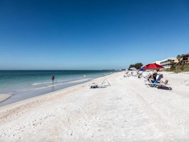Charming Vacation Rental on Bradenton Beach. Call Today Charming Vacation Rental on Bradenton Beach. Call Today