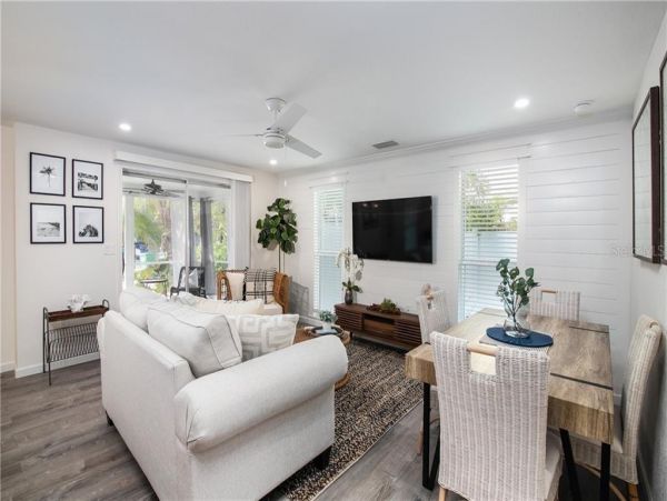 Two Bedroom Holmes Beach Vacation Duplex Sleeps 4 Guests
