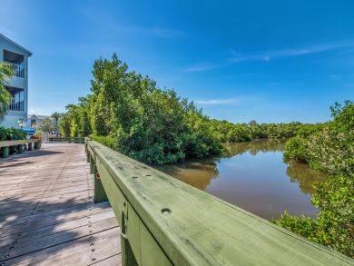 Anna Maria 2 Bedroom Vacation Condo Sleeps 4 Close to Beach