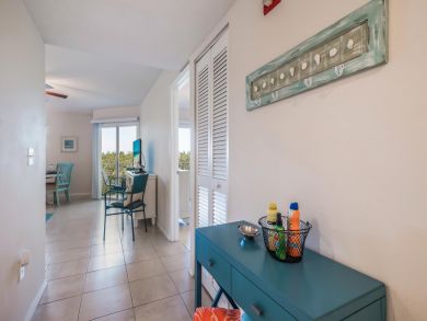Anna Maria 2 Bedroom Vacation Condo Sleeps 4 Close to Beach