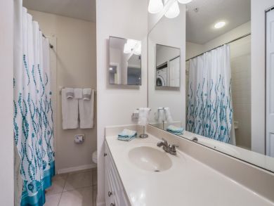 Anna Maria 2 Bedroom Vacation Condo Sleeps 4 Close to Beach