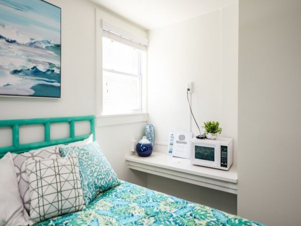 Holmes Beach. Charming Beachy Studio Walk To Beach Sleeps 2