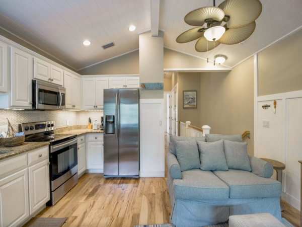Charming Vacation Rental on Holmes Beach Call Today