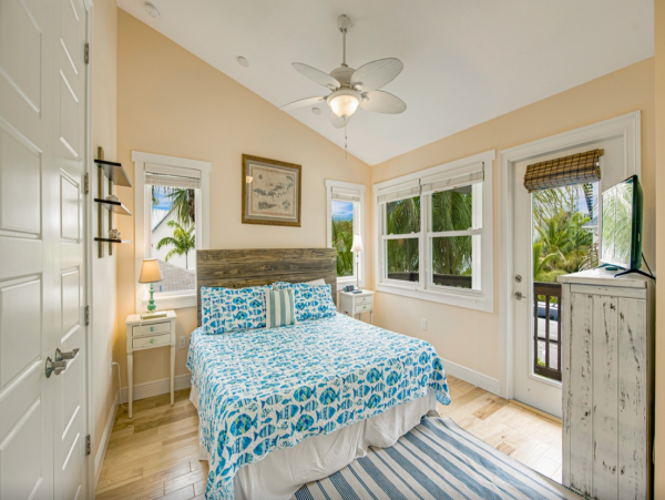 Charming Vacation Rental on Holmes Beach Call Today