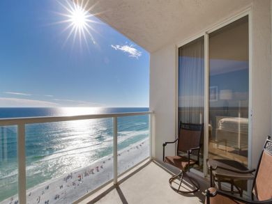 Stunning Beachfront Open Concept Condo Stunning Beachfront Open Concept Condo