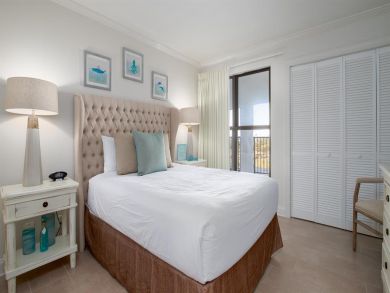 Stunning Beachfront Open Concept Condo Stunning Beachfront Open Concept Condo