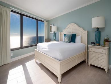 Stunning Beachfront Open Concept Condo Stunning Beachfront Open Concept Condo