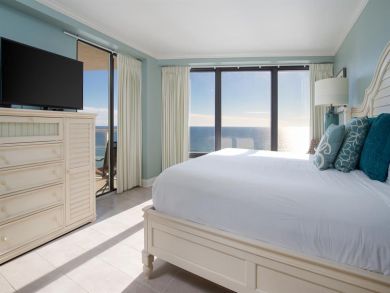 Stunning Beachfront Open Concept Condo Stunning Beachfront Open Concept Condo
