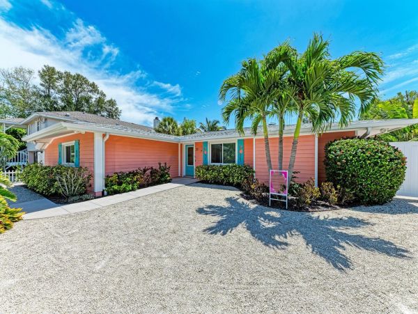 Anna Maria Vacation Rental Canal Front Beach House with Pool