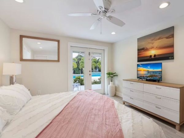 Anna Maria Vacation Rental Canal Front Beach House with Pool
