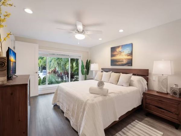 Anna Maria Vacation Rental Canal Front Beach House with Pool