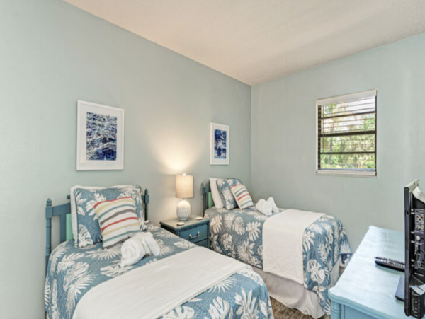 Holmes Beach Vacation Condo Two Bedrooms & Ocean Views