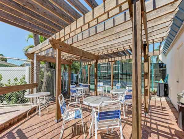 Holmes Beach Vacation Condo Two Bedrooms & Ocean Views