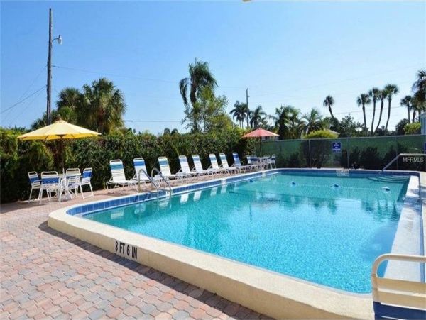 Holmes Beach Vacation Condo Two Bedrooms & Ocean Views