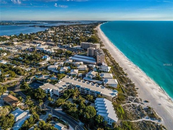 Holmes Beach Vacation Condo Two Bedrooms & Ocean Views