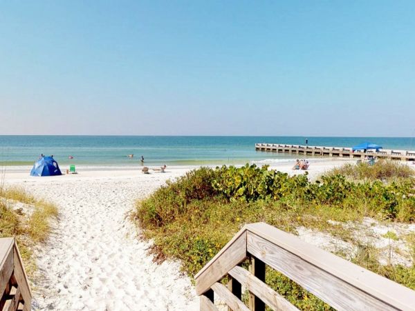 Short Walk to Beach Bradenton Vacation Condo Two Bedroom