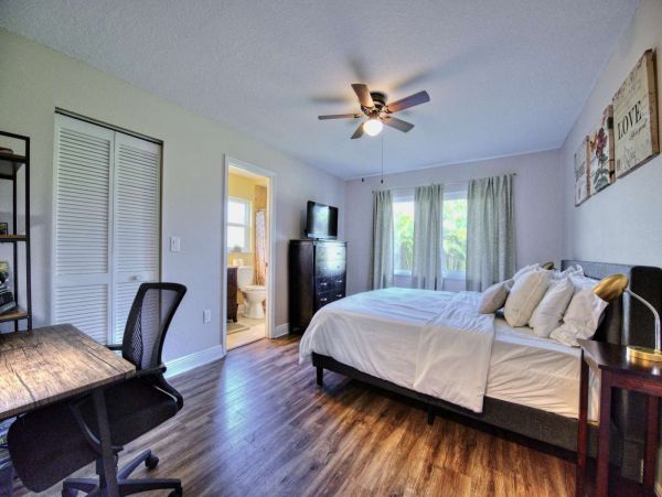 Bradenton 3 Bedroom Vacation Home With Private Pool Sleeps 6