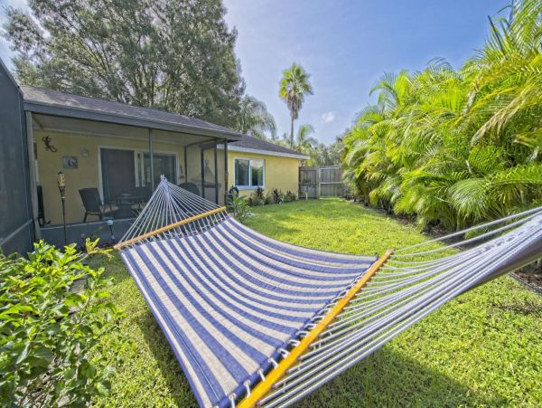 Bradenton 3 Bedroom Vacation Home With Private Pool Sleeps 6