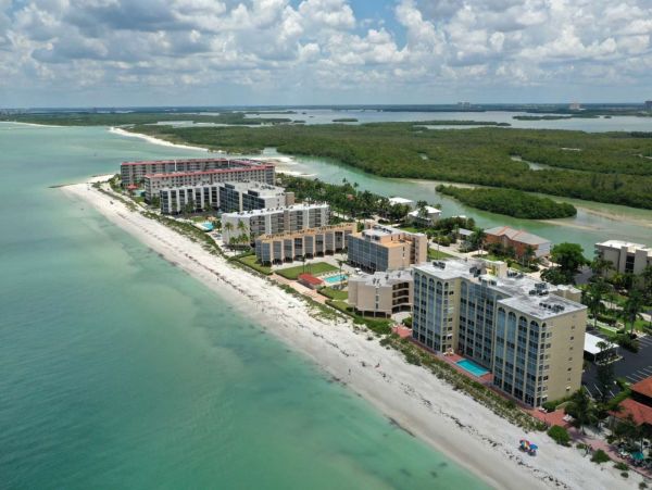 Bonita Springs Two Bedroom Beach Condo Sleeps Four Guests