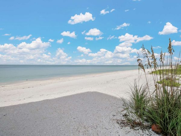 Bonita Springs Two Bedroom Beach Condo Sleeps Four Guests