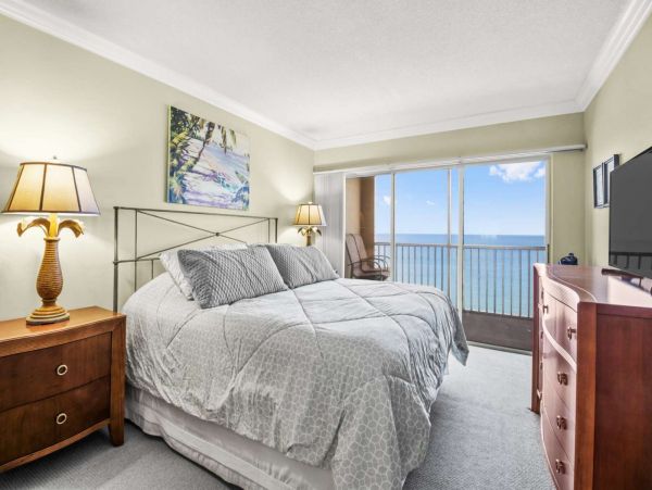 Bonita Springs Two Bedroom Beach Condo Sleeps Four Guests