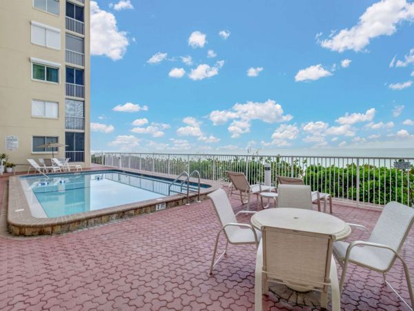 Bonita Springs Two Bedroom Beach Condo Sleeps Four Guests