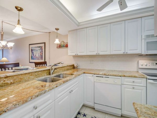 Bonita Springs Two Bedroom Beach Condo Sleeps Four Guests
