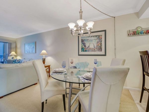 Bonita Springs Two Bedroom Beach Condo Sleeps Four Guests
