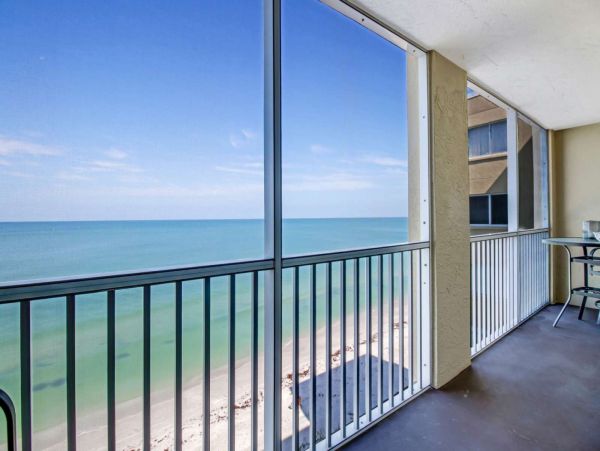 Bonita Springs Two Bedroom Beach Condo Sleeps Four Guests