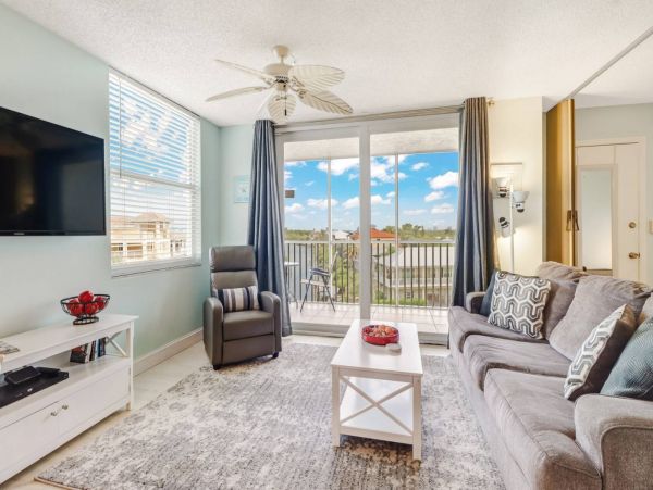 Vacation Studio Condo Sleeps 4 Guests In Bonita Springs