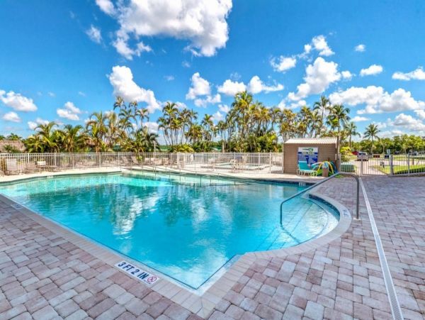 Vacation Studio Condo Sleeps 4 Guests In Bonita Springs