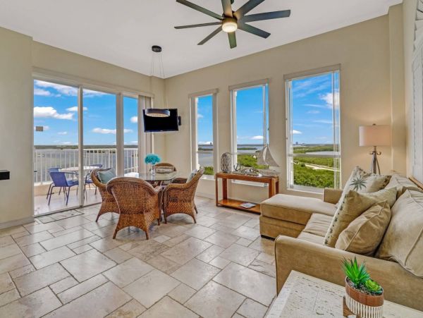 One Bedroom Penthouse with Spectacular Bay Views