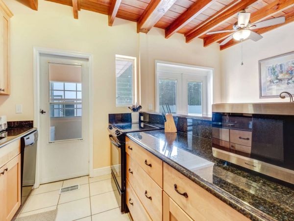 Three Bedroom Fort Myers Vacation Home Sleeps 6 Guests