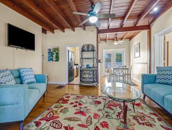 Three Bedroom Fort Myers Vacation Home Sleeps 6 Guests