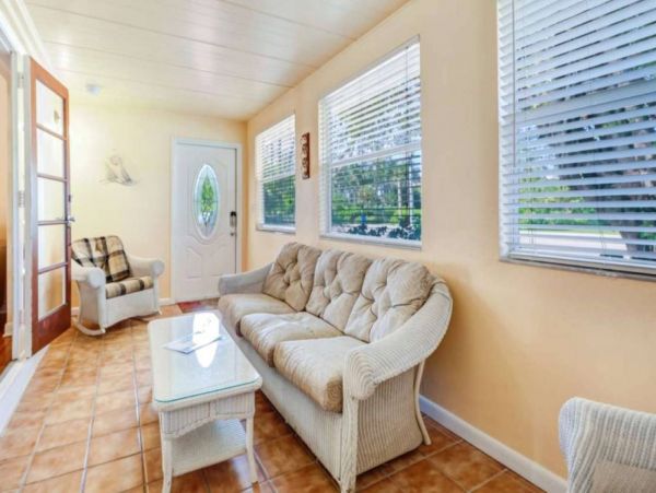 Three Bedroom Fort Myers Vacation Home Sleeps 6 Guests