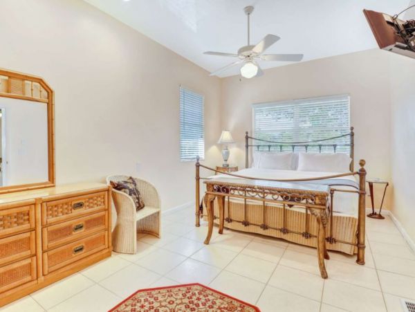 Three Bedroom Fort Myers Vacation Home Sleeps 6 Guests